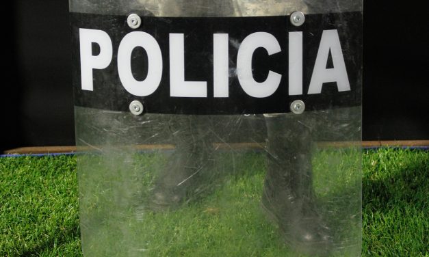 Un operativo en Colonia dejó como saldo 7 detenidos y 11 policías heridos