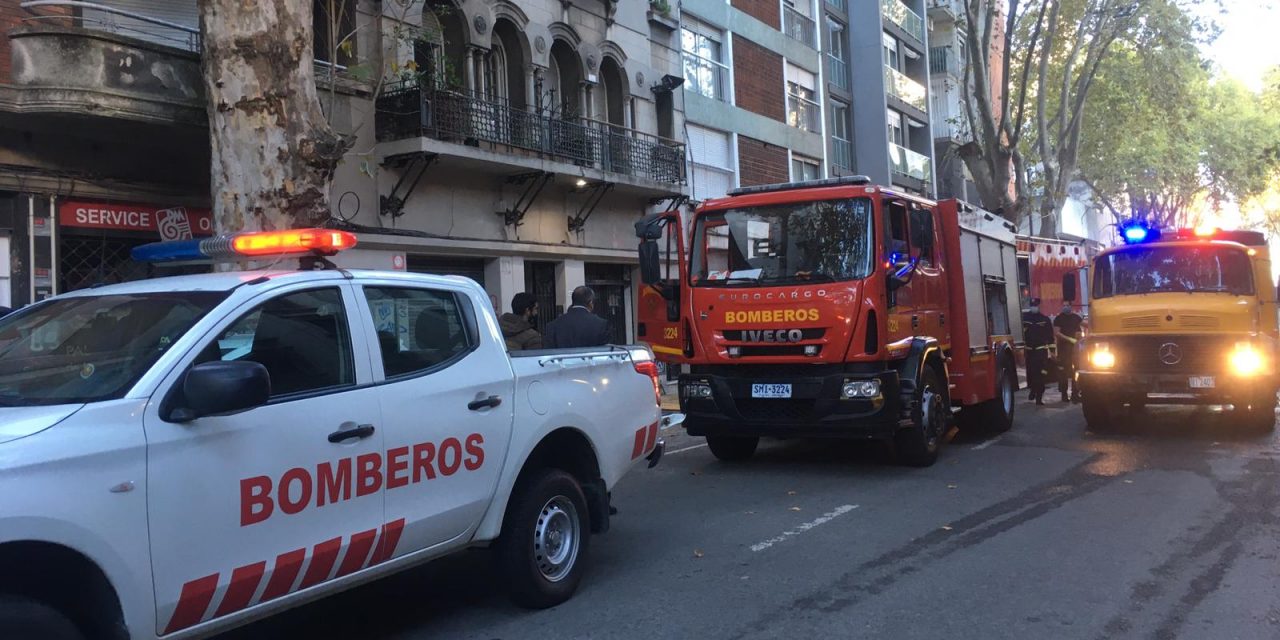 Bomberos extinguieron incendio en un apartamento en el Centro