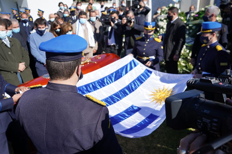 Intendente de Paysandú sobre sepelio de Larrañaga: «Hubo un funeral de Estado, ¿qué quiere que le diga?»