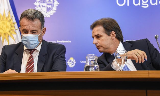 Lacalle Pou conversará con Salinas sobre levantar la emergencia sanitaria