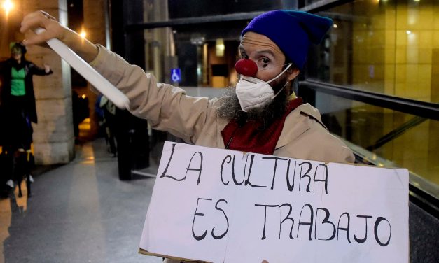 «Pase verde» se usará lo «antes posible» en espectáculos porque «la gente de la cultura está pasando muy mal» dijo Lacalle