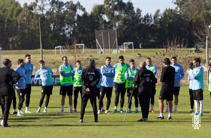 Uruguay pasó por pruebas PCR y entrena en el Complejo - 970 Universal