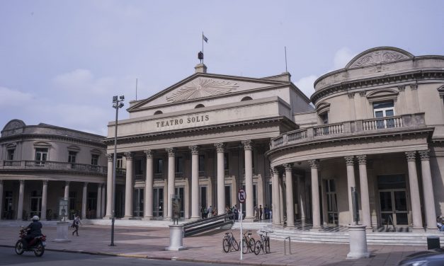 El domingo vuelve el Teatro Solís; para Obaldía «es inminente» el aumento de los aforos