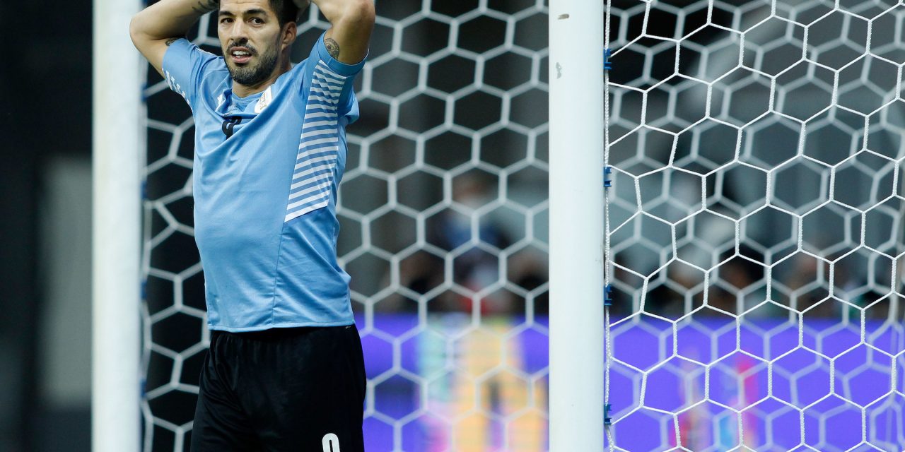 Uruguay perdió tres jugadores sensibles para las Eliminatorias y el cuerpo técnico realizó nuevos llamados