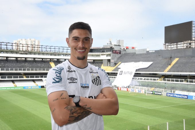 Emiliano Velázquez anunciado como nuevo jugador de Santos