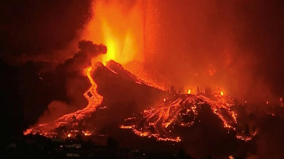 Más de 5.000 evacuados tras la erupción del volcán en Cumbre Vieja