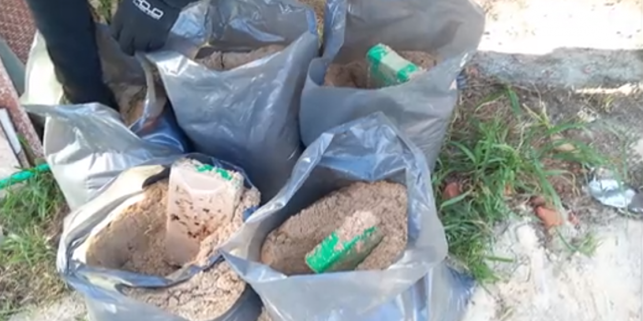 Pinamar: incautan 10 kilos de cocaína escondida en bolsas de arena en una casa en construcción
