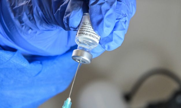 Vacunatorio del Prado: 158 niños fueron inoculados por error con Sinovac en vez de Pfizer