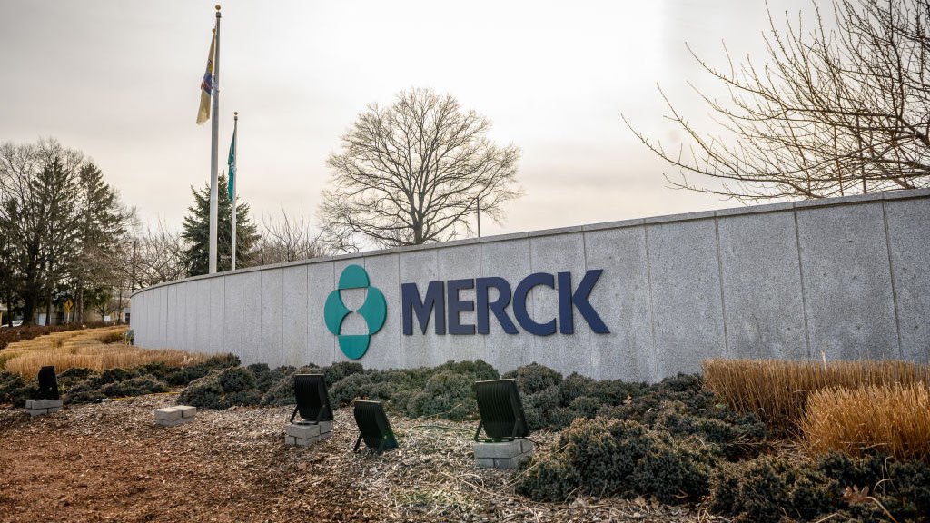 Farmacéutica alemana Merck solicitó a las autoridades sanitarias de EE UU la aprobación de una pastilla contra Covid-19