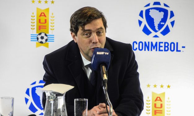 El presidente de la AUF dijo que la salida de Tabárez se debe a «criterios deportivos»
