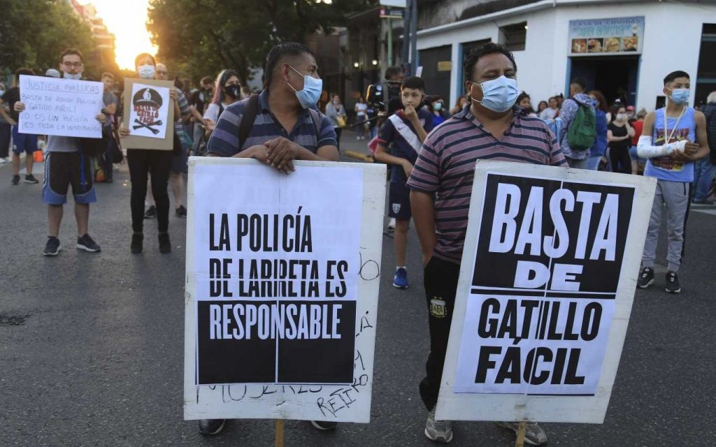 El abogado de la familia del joven futbolista argentino asesinado por policías reclamó la detención de los oficiales y tildó de «tortuga» al juez