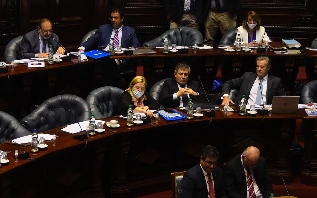 Coalición dijo que el FA «huyó de sala» y que «no dio la cara»