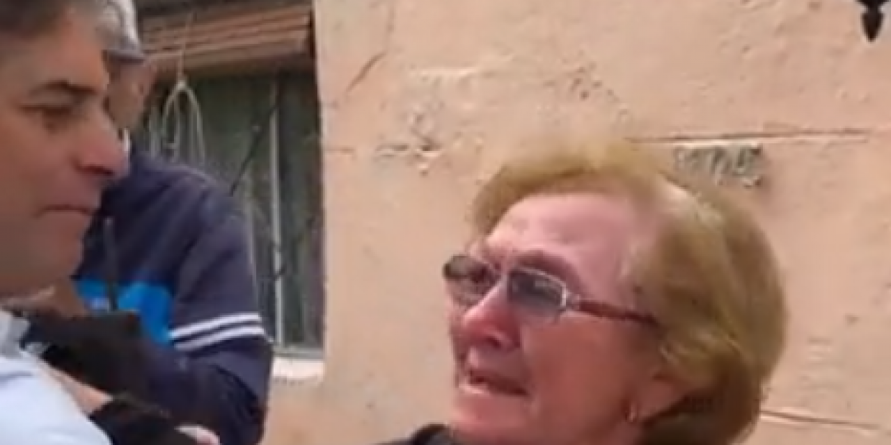 Lacalle Pou votó en Canelones y visitó a una vecina de 80 años a pedido de su esposo
