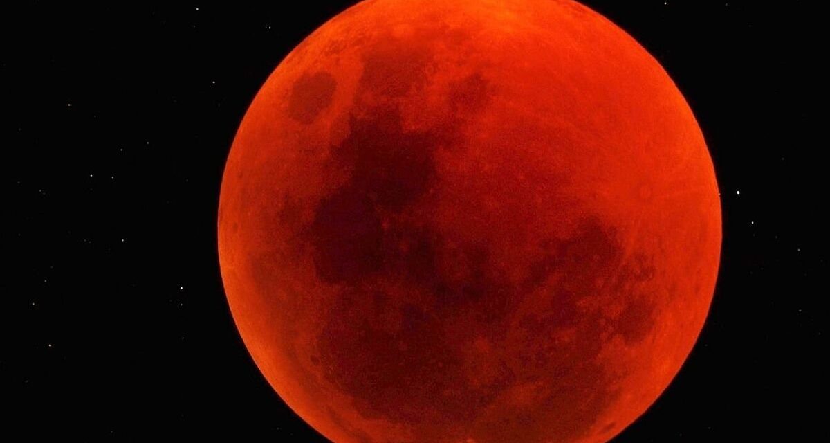 Eclipse Lunar: ¿Qué es una umbra?, ¿dónde teóricamente no se ve nada?, ¿cuánto dista de la penumbra?  
