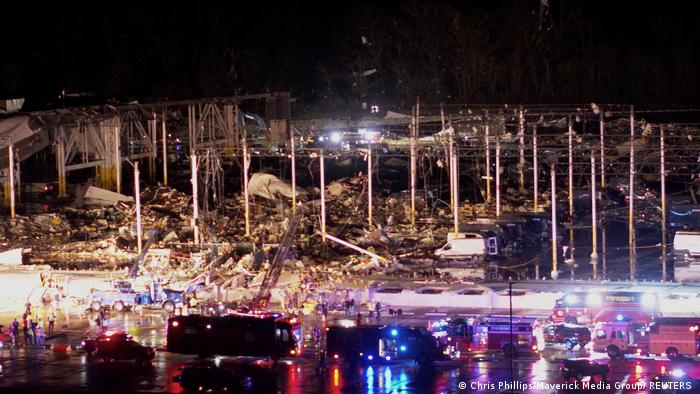 Estados Unidos: aproximadamente 50 personas murieron por el paso de tornados nocturnos