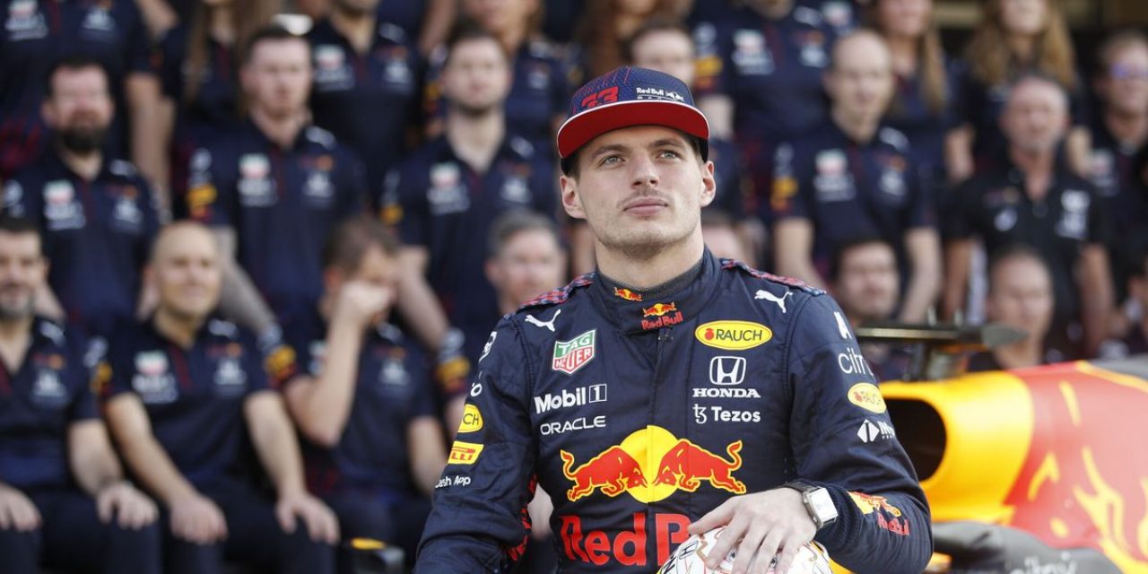 Verstappen ganó el mundial de Fórmula 1 en la última vuelta ante Hamilton