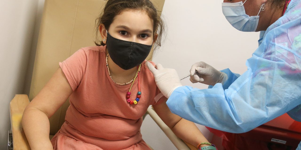 Menores demostraron estar a favor de la vacunación, «lo afrontan como parte de la pandemia», según pediatra