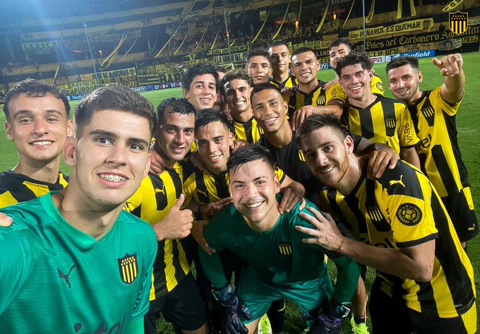 Un joven equipo aurinegro reforzado dejó en su casa la Copa Fernando Morena