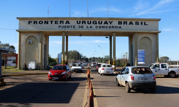Gobierno autorizó un “corredor sanitario” para uruguayos o turistas residentes que cursan covid en el exterior