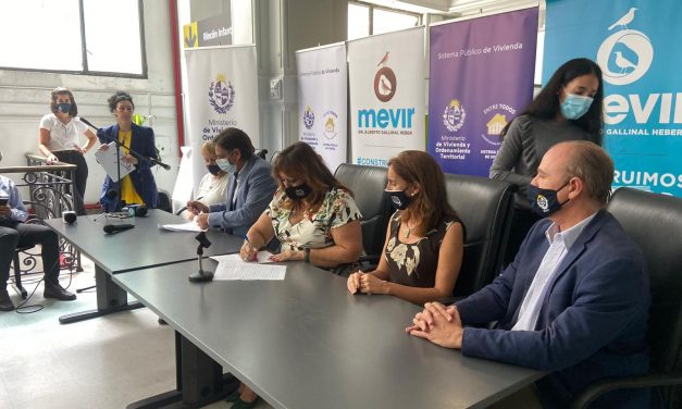 MVOT y MEVIR firman convenio para iniciar trabajos en asentamientos de todo el país