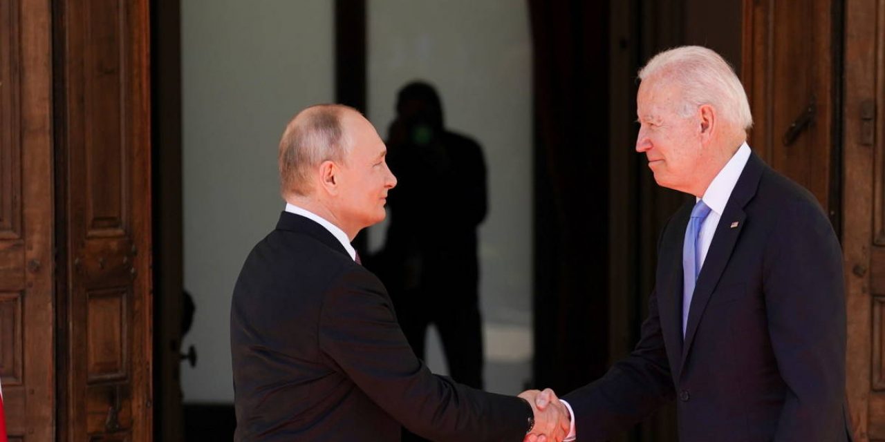 Conversaciones entre Biden y Putin no mostraron avances y Bolsonaro visita Rusia