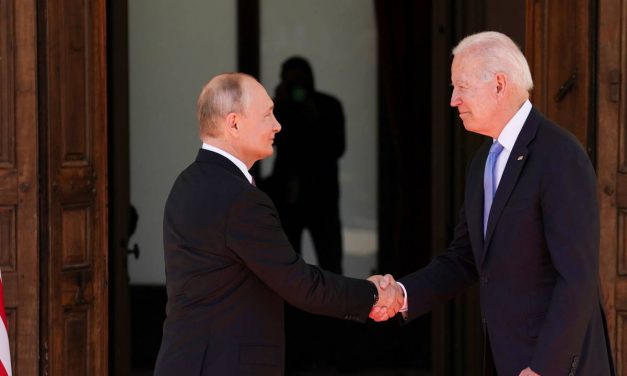 Biden y Putin hablaron por teléfono en el momento de mayor tensión en Ucrania