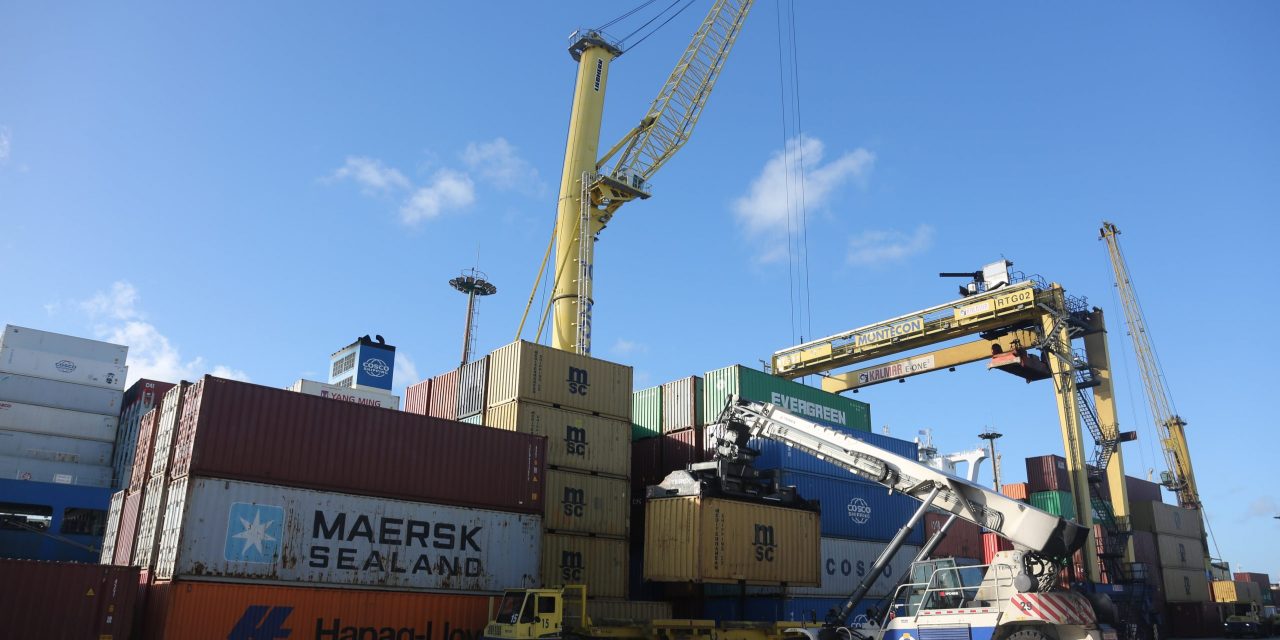 Las exportaciones de bienes crecieron en abril 28% y totalizaron U$S 1.115 millones
