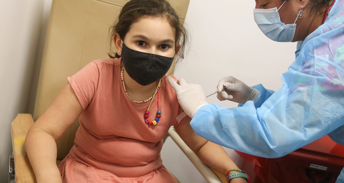 Vacunación Covid-19: Pereira Rossell inocula entre 800 y 1000 niños por día