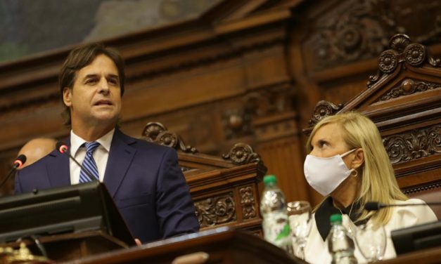 Lacalle Pou ante la Asamblea General: a la ciudadanía “no se le metió la mano en los bolsillos»