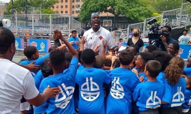 Buscar el profesionalismo desde chico: la clínica de basket de Cliff Morgan