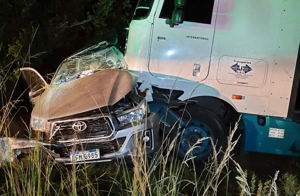 Dos personas fallecieron en un accidente de tránsito en Cerro Largo