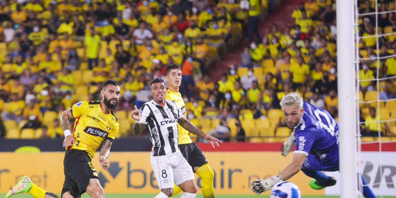 Decorosa derrota de Wanderers en Guayaquil