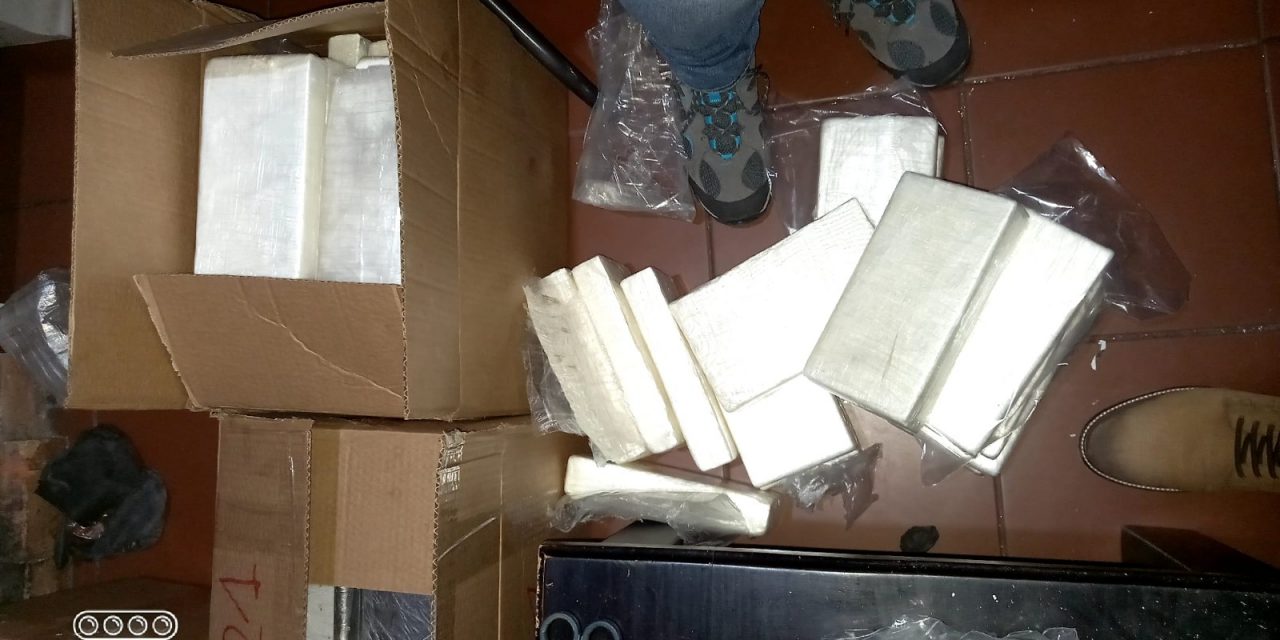 Incautan más de 300 kilos de cocaína en Jacinto Vera; siete personas fueron detenidas