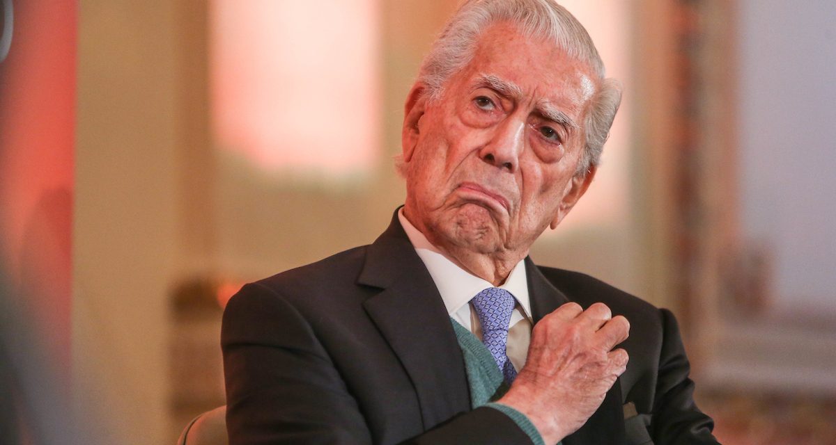 Mario Vargas Llosa: «Ojalá el resto de los países emiten el ejemplo de Uruguay»