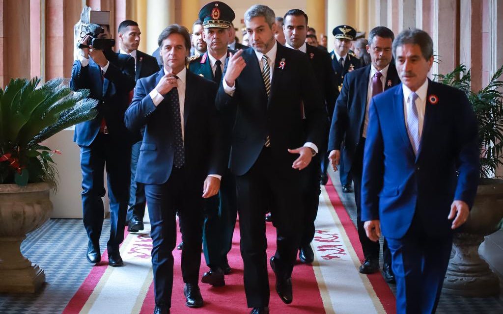 Lacalle Pou se reunió con el presidente paraguayo Mario Abdo Benítez