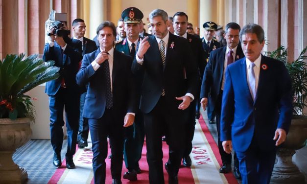 Lacalle Pou se reunió con el presidente paraguayo Mario Abdo Benítez