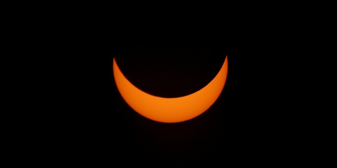 Teresa Peña: El eclipse parcial de sol desde la astrología