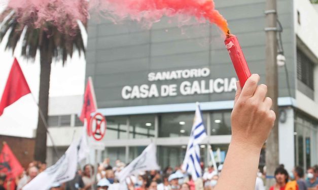 Extrabajadores de Casa de Galicia esperan soluciones en el Parlamento sino dicen que “lloverán juicios al Estado”