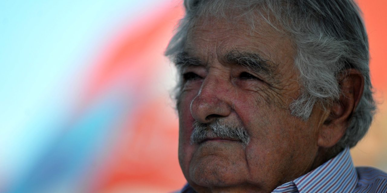 Mujica no descarta «intencionalidades políticas» sobre el caso que involucra a Charles Carrera