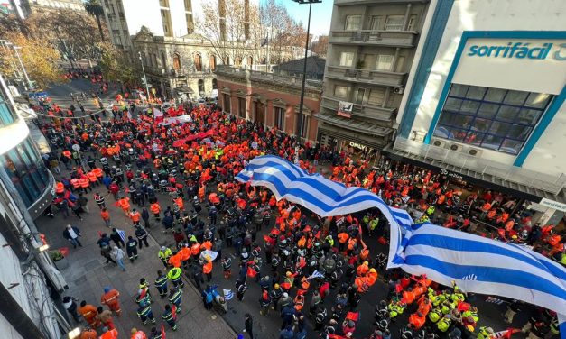 El Sunca paralizó el centro de Montevideo para reclamarle al gobierno más inversión y atender “a los que esta más jodidos”