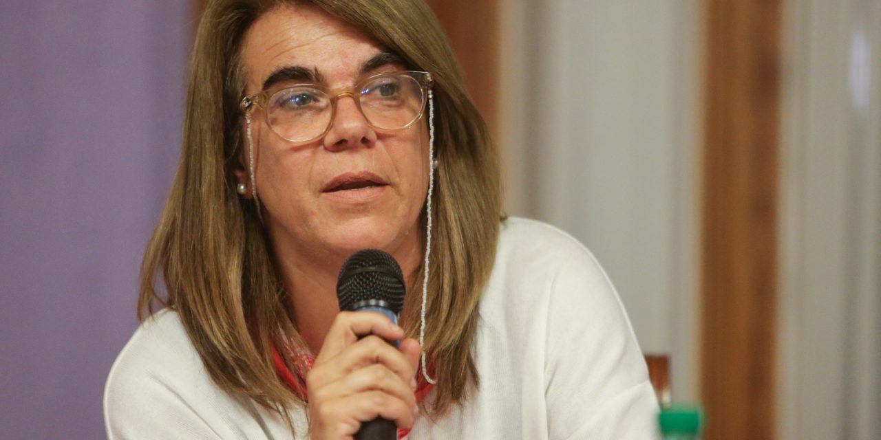 Senadora del FA cuestionó si la defensa de Manini a Irene Moreira fue como legislador o esposo