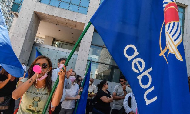 AEBU suspende las medidas gremiales después de reunión con el ministro de Trabajo y Seguridad Social, Pablo Mieres
