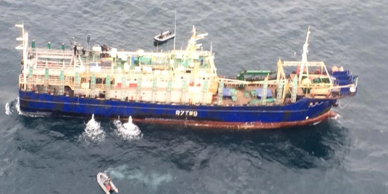 Buque chino detenido en Punta del Este llevaba unas 11 toneladas de calamar