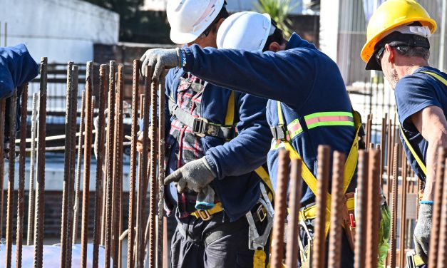 Senadores del FA presentaron proyecto para reducir la jornada laboral semanal a 40 horas