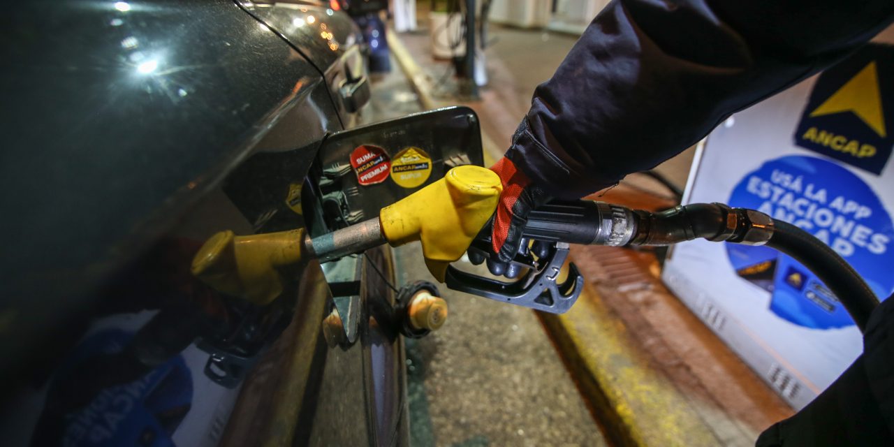 Gobierno mantiene el precio de los combustibles en agosto