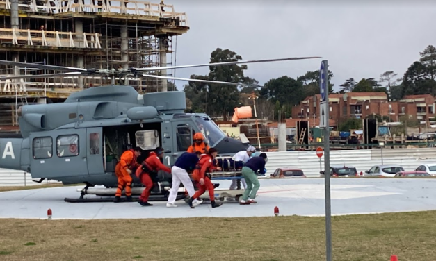 Helicóptero de la Armada rescató a pescador con un cuadro de apendicitis aguda