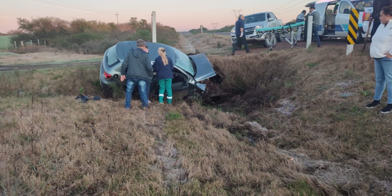 Murió un joven de 19 años tras perder el dominio del vehículo y volcar en Tacuarembó