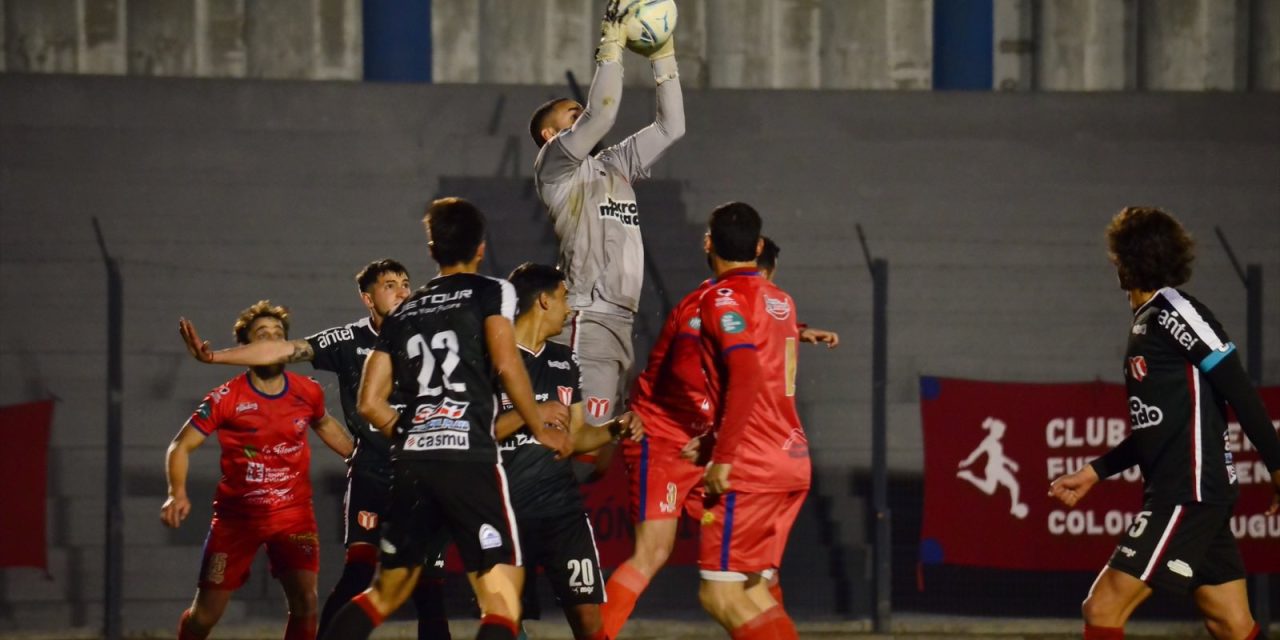 Rentistas y River Plate entre los 16 mejores