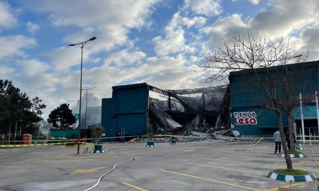 ¿Cómo sigue el incendio del Punta Shopping?