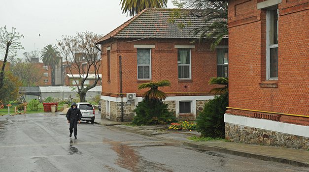 Trabajadores del Piñeyro del Campo paran por la «grave situación asistencial» del Hospital